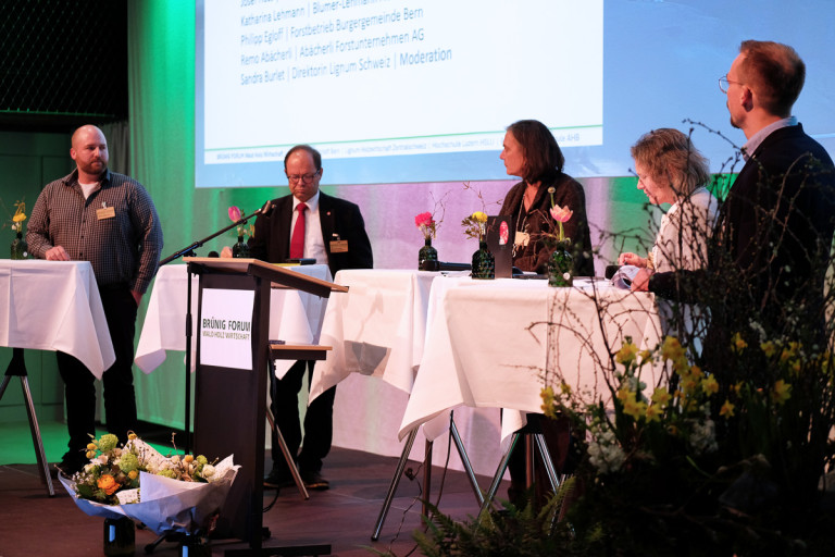 2026.01.30_Bruenig-Forum-Podium-2